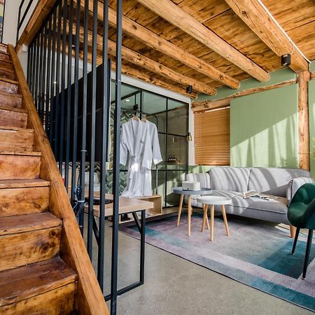 No Flowers Boutique Hostel Куньмін Екстер'єр фото