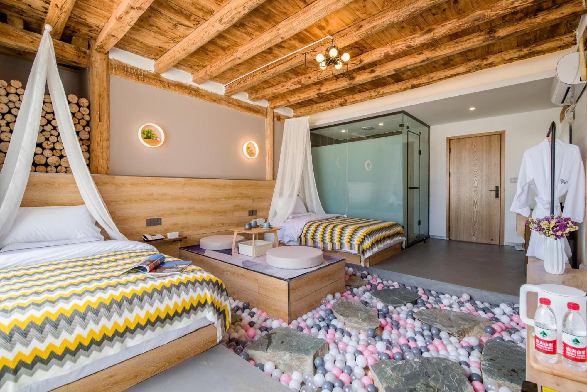 No Flowers Boutique Hostel Куньмін Екстер'єр фото